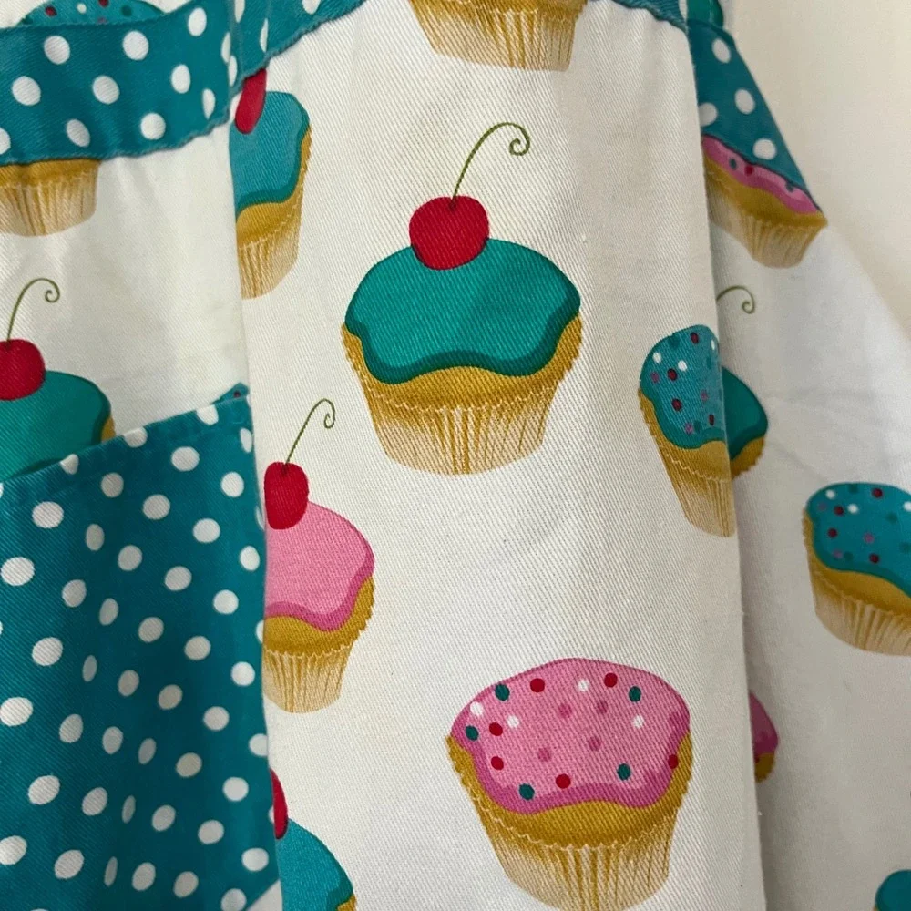 Gourmet Club Women's‎ Cupcake Apron Teal Polka Dot Ruffle Kitchen Baking Fun